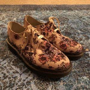 Dr. Marten floral flats